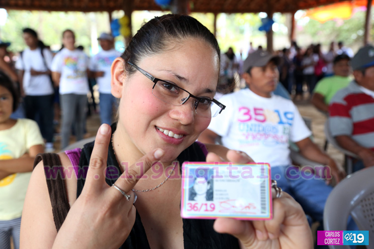 Miles de nicarag&uuml;enses reciben militancias del Frente Sandinista y asumen con amor las tareas de la revoluci&oacute;n